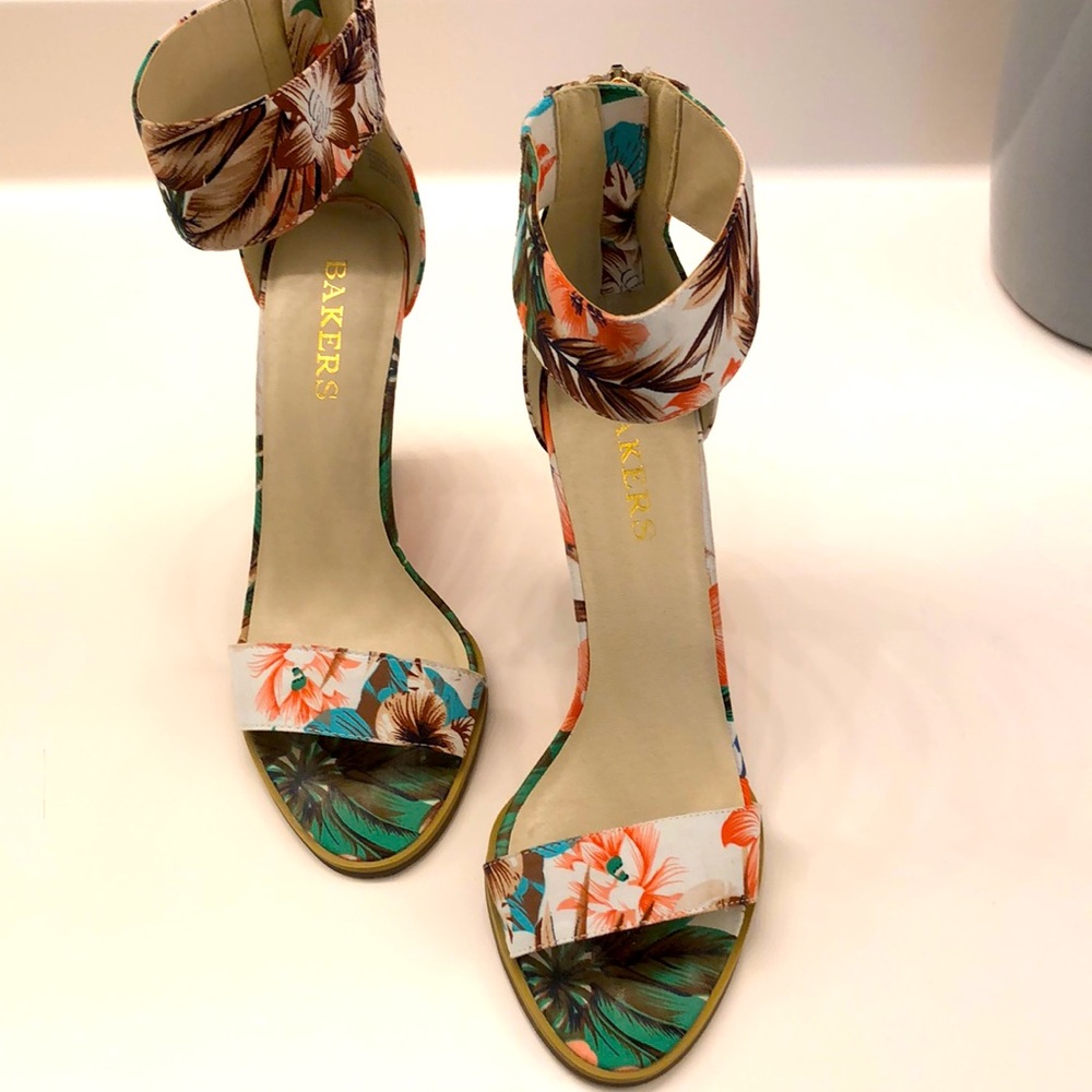 Ladies wedge shoes
